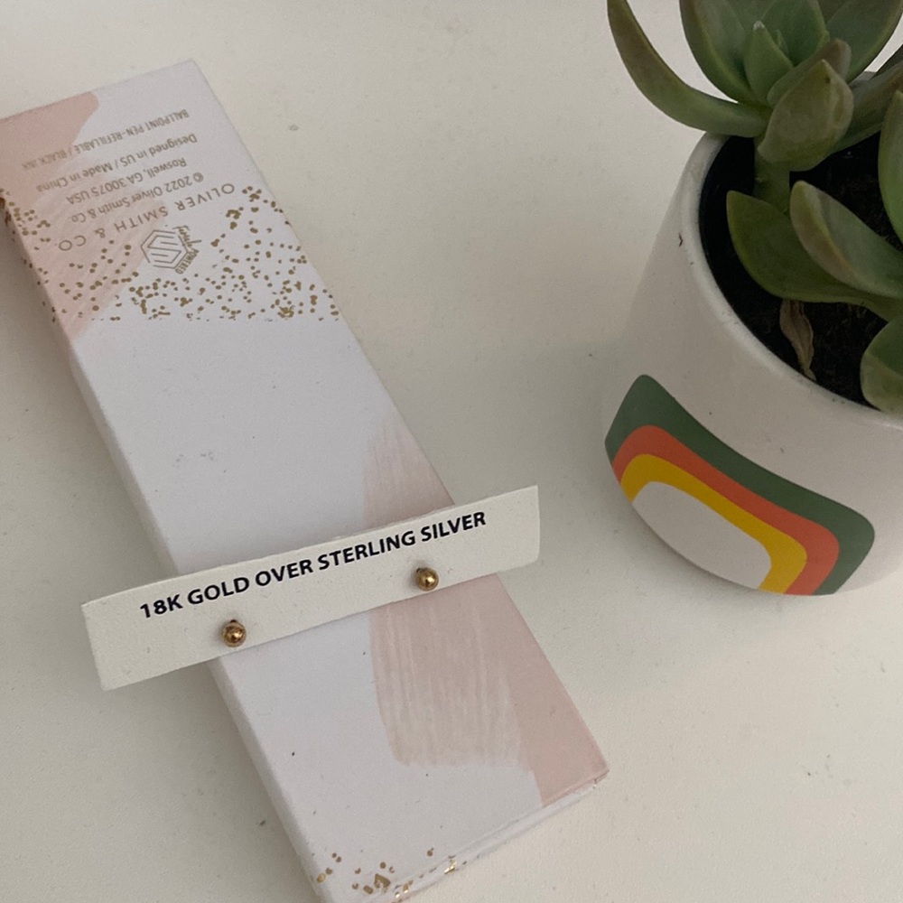 18k Gold Studs